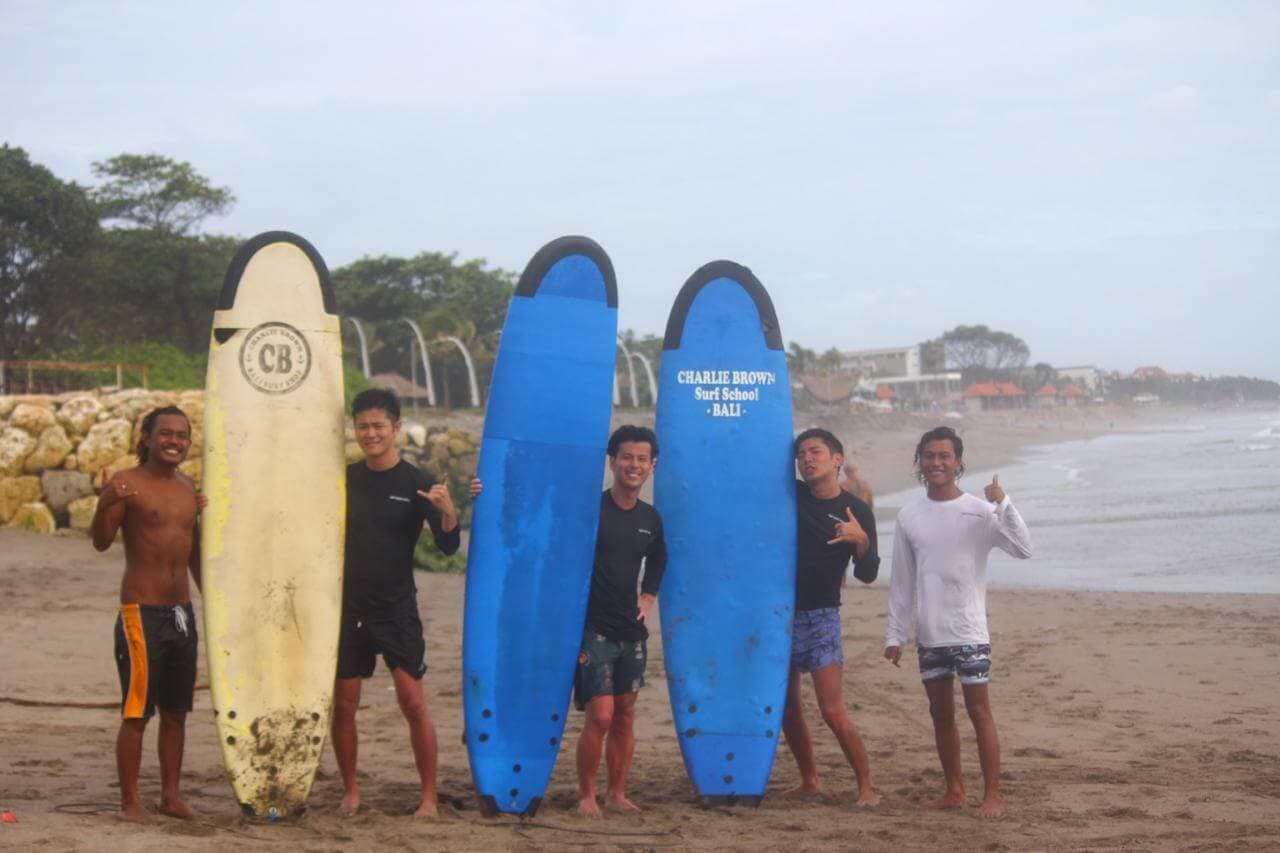 Group surf lesson